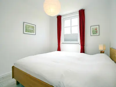 Schlafzimmer mit Fenster