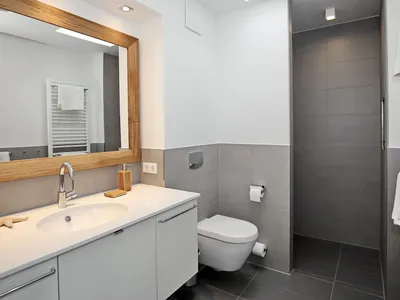 Badezimmer mit Dusche