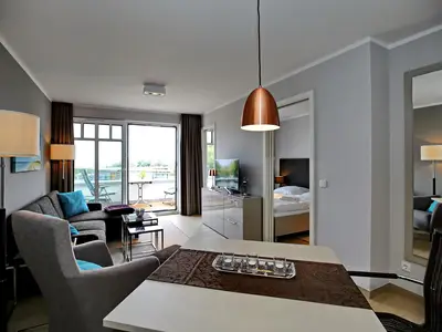 Küche mit Blick ins Wohnzimmer