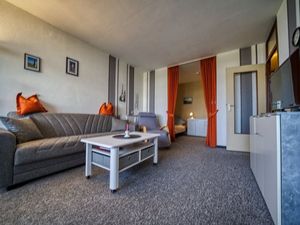 23917773-Ferienwohnung-3-Heiligenhafen-300x225-5