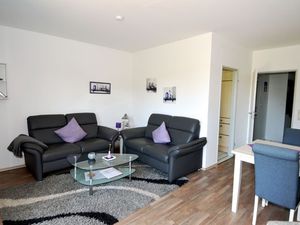 23936862-Ferienwohnung-4-Heiligenhafen-300x225-1