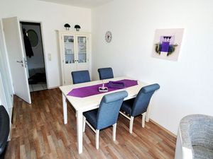 23936862-Ferienwohnung-4-Heiligenhafen-300x225-2