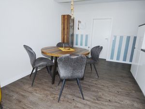 23936865-Ferienwohnung-4-Heiligenhafen-300x225-1