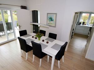 23936867-Ferienwohnung-4-Heiligenhafen-300x225-3