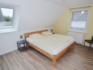 23936876-Ferienwohnung-4-Heiligenhafen-300x225-1