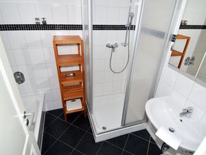 23936897-Ferienwohnung-3-Heiligenhafen-300x225-2