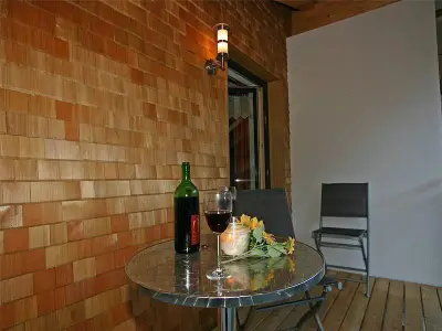 alle Wohnungen mit Balkon