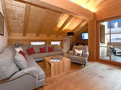 007_Alpin-Chalet-TOP10_Wohnzimmer-sofa_1