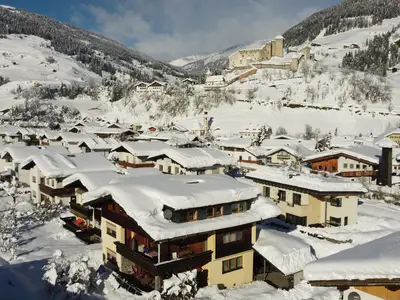 hausmitti-Winter-Heinfels+Burg