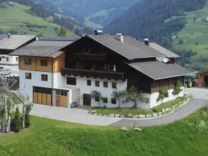 Ferienwohnung für 5 Personen in Heinfels