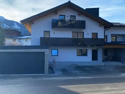 Vorderansicht des Hauses