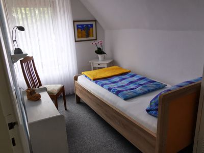 Kleines Zimmer mit Einzelbett