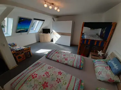 Schlafzimmer 2 OG