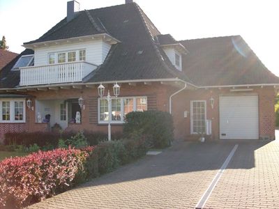 Haus Radler   Eingang der Ferienwohnung , neben der Garage