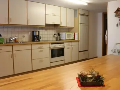 Vollständig eingerichtete Küche...