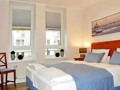 Schlafzimmer mit Doppelbett