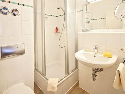 Badezimmer mit Dusche