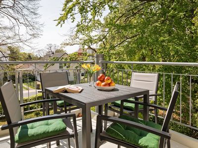 Balkon mit Gartenmöbeln