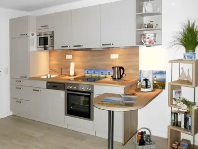 Küchenzeile mit Backofen