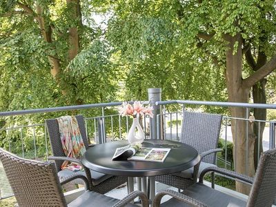 Balkon mit Gartenmöbeln