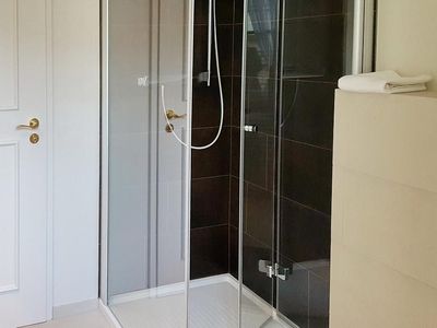 Badezimmer mit Dusche