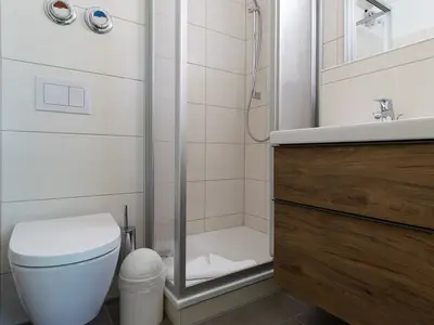 Badezimmer mit Dusche