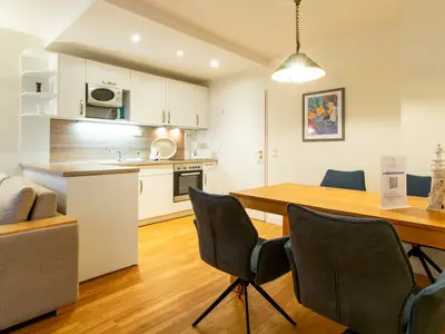 Wohn-Essbereich mit Esstisch