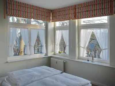 Schlafzimmer mit Doppelbett