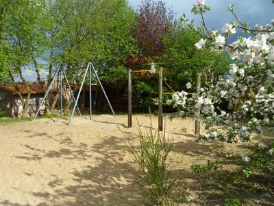 Spielgeräte im Garten