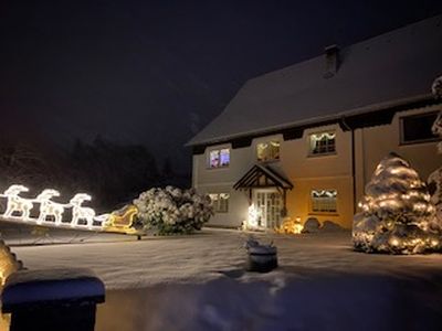 Adventliche Stimmung in der Nachbarschaft der Berghütte