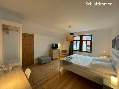 Schlafzimmer 1 Fewo Spätburgunder