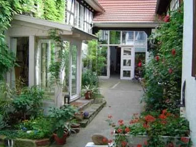 Eingang- Hof
