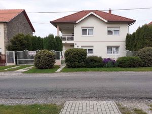 23780324-Ferienwohnung-4-Hévíz-300x225-0