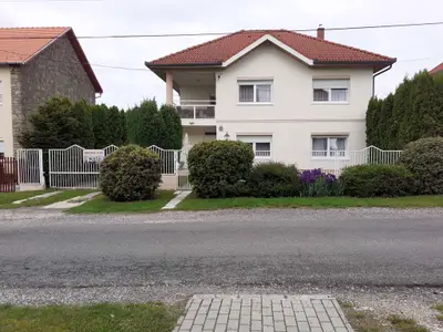 Ferienwohnung für 4 Personen (56 m²) in Hévíz 1/10