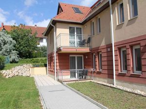 23967895-Ferienwohnung-3-Hévíz-300x225-1