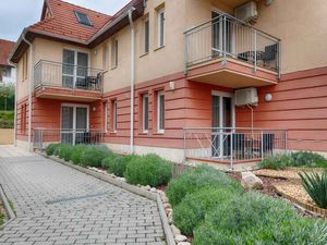 23967894-Ferienwohnung-4-Hévíz-300x225-1