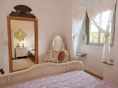 Blick vom Schlafzimmer ins Wohn- bzw. Esszimmer