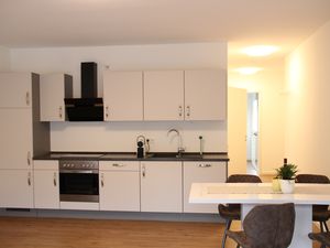 23174111-Ferienwohnung-4-Hilden-300x225-2