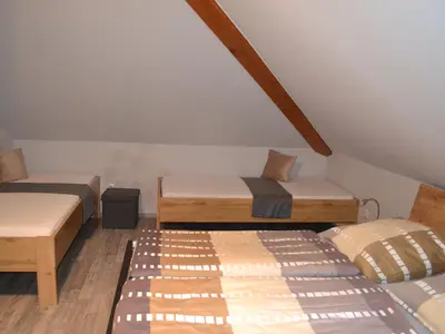 Schlafbereich. Schlafraum mit 4 Betten