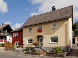 19341096-Ferienwohnung-2-Hillesheim-300x225-0