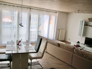 23322119-Ferienwohnung-4-Hilzingen-300x225-0