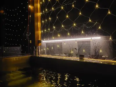 auch der Whirlpool ist weihnachtlich beleuchtet