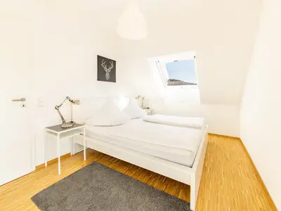 1. Schlafzimmer mit Ehebett