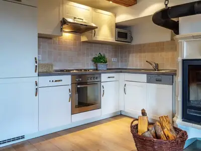 KITCHEN, INSIDE