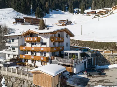 Außenseite Ferienhaus [Winter]