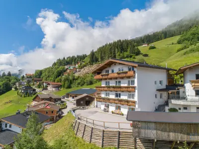 Außenseite Ferienhaus [Sommer]