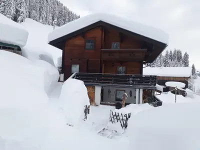 Außenseite Ferienhaus [Winter]