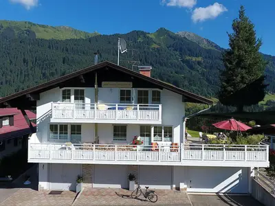 Hausansicht -West- Vier Jahreszeiten