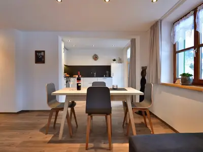 FeWo Die Wälderin: Essplatz mit Blick auf die Küche