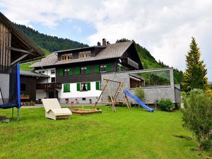 22093365-Ferienwohnung-4-Hittisau-300x225-1